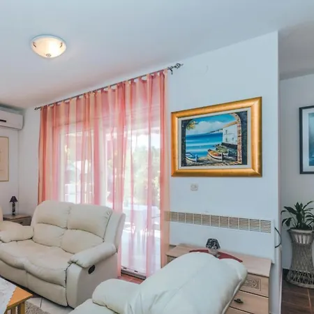 Casa de Férias Zsa Zsa Srima