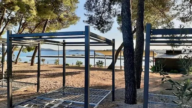 Zsa Zsa Vikendica Srima