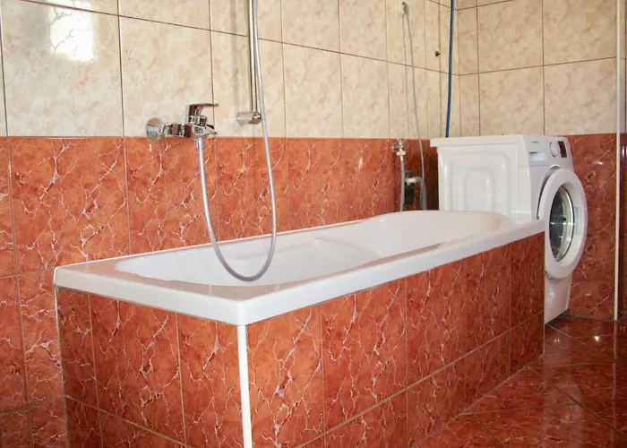 Zsa Zsa Vikendica Srima